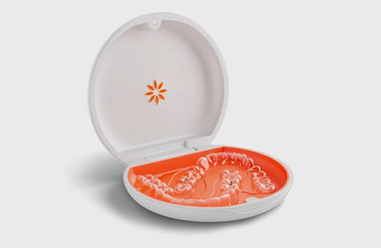 £100 off Vivera™ retainers for both you and your friend